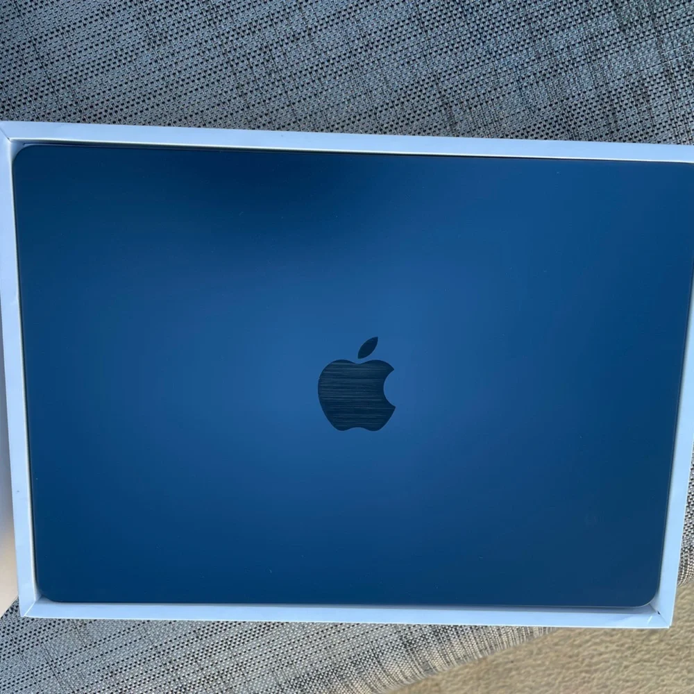 Apple | Computers, Laptops & Parts | Midnight Blue Macbook Air M2
